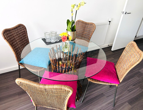 Round clear glass top - clear, dining