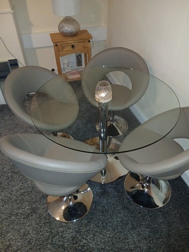 Circular glass top - glass,